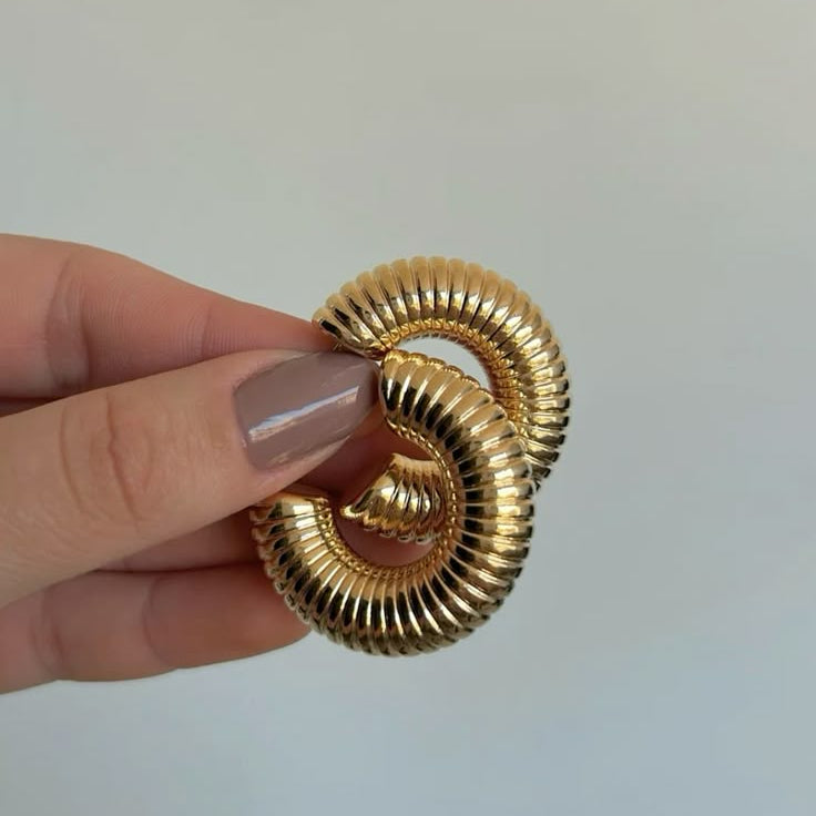 Aretes dorados
